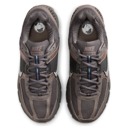 Nike Zoom Vomero 5 Cave Stone Sneaker