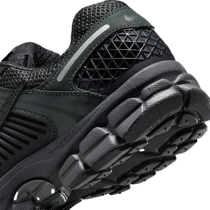 Nike Air Zoom Vomero 5 Triple Black Sneaker