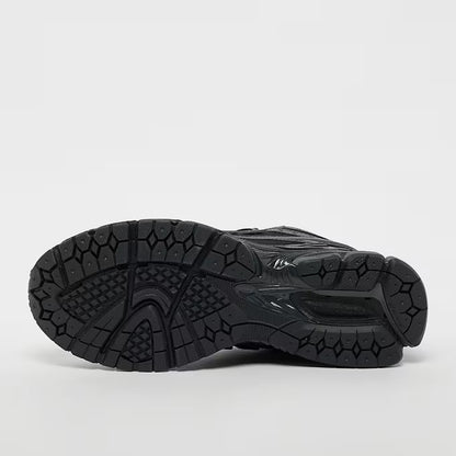 New Balance 1906 Black Sneaker