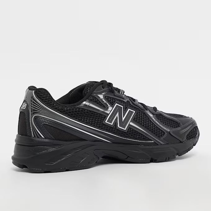 New Balance 740 Black Sneaker