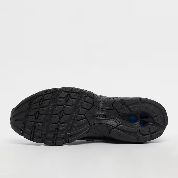 New Balance 740 Black Sneaker