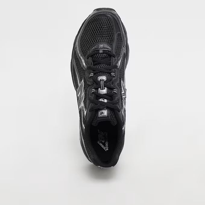 New Balance 740 Black Sneaker