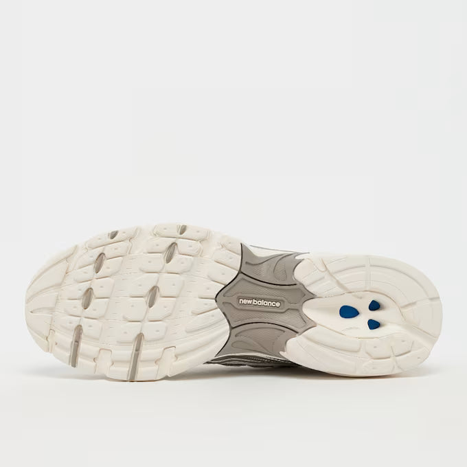 New Balance 740 Silver Beige White Sneaker
