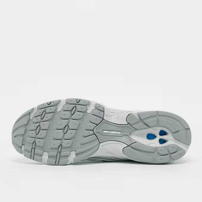 New Balance 740 Silver Sneaker