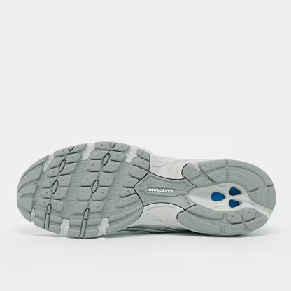 New Balance 740 Silver Sneaker