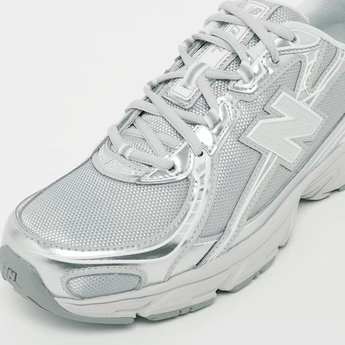 New Balance 740 Silver Sneaker