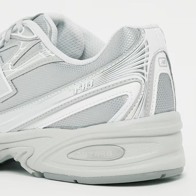 New Balance 740 Silver Sneaker