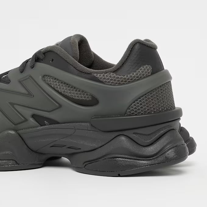New Balance 9060 Grey Sneaker